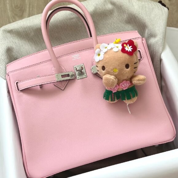 Classic Hermes Bag: A Stylish and Versatile Choice for Elegance - Picture 4 of 4